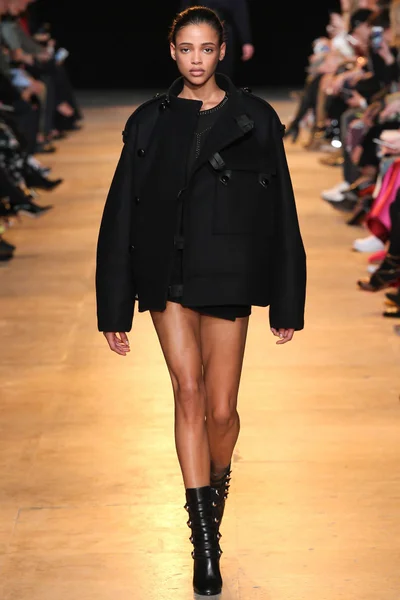 Look 28